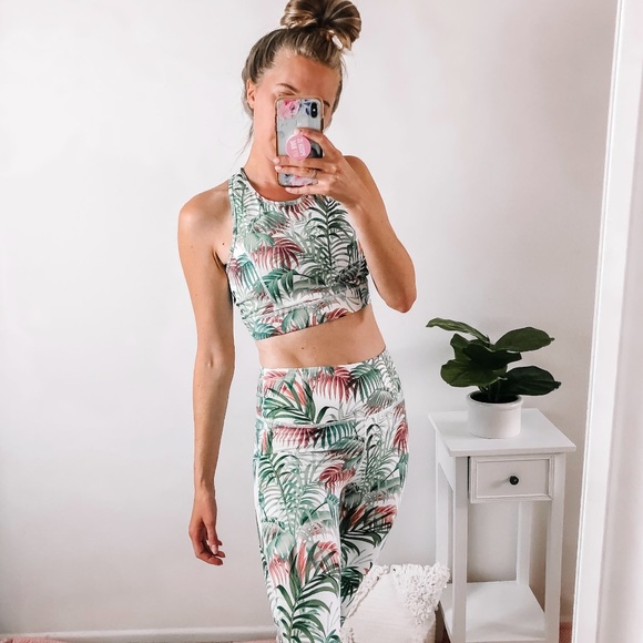 Tropical Leaves Palm Print Workout Leggings - Picture 4 of 6